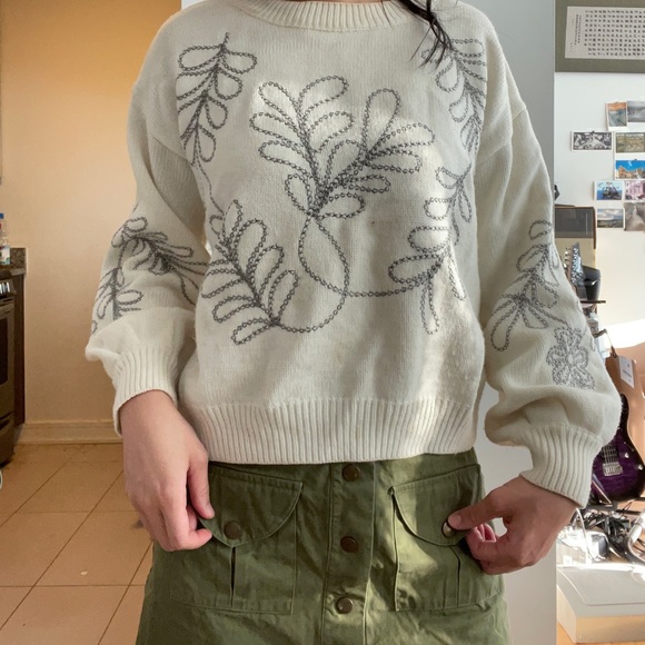 Few Moda White Sweater - Picture 3 of 4